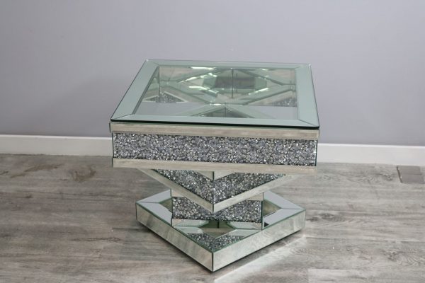 Mocka Table